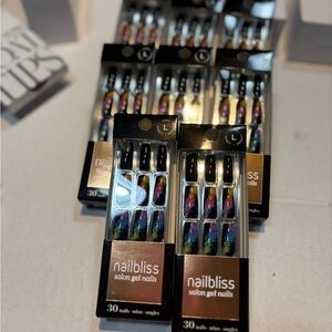 Lot of 8 Dashing Diva Nailbliss Salon Gel Nails in the "Rainbow Run" design